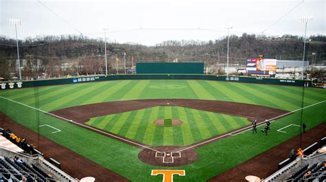 Utk baseball - Jun 6, 2022 · Top-ranked Tennessee rallied from a four-run deficit in the ninth inning to beat Georgia Tech 9-6 and reach the NCAA Super Regional for the second straight year. Jorel Ortega was named the regional MVP and four Vols made the all-tournament team. 